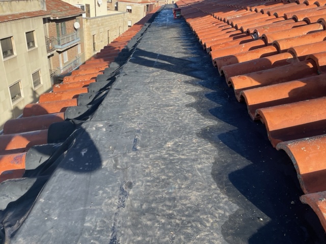 Impermeabilización de tejados con tela asfáltica en Tarragona Impermeabilización de tejados con tela asfáltica en Tarragona