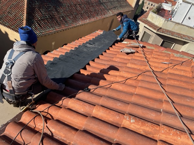 Impermeabilización de tejados con tela asfáltica en Tarragona Impermeabilización de tejados con tela asfáltica en Tarragona