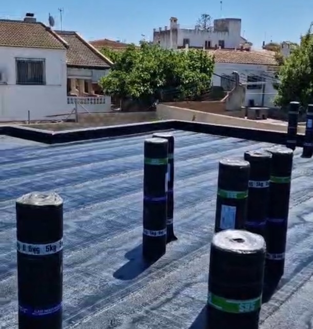 Impermeabilización de tejados con tela asfáltica en Tarragona Impermeabilización de tejados con tela asfáltica en Tarragona